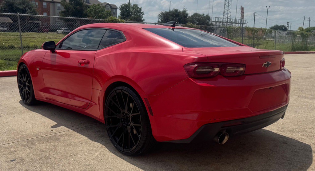 2021 Chevrolet Camaro Image 3