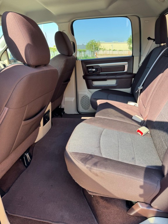 2015 RAM 1500 Image 11