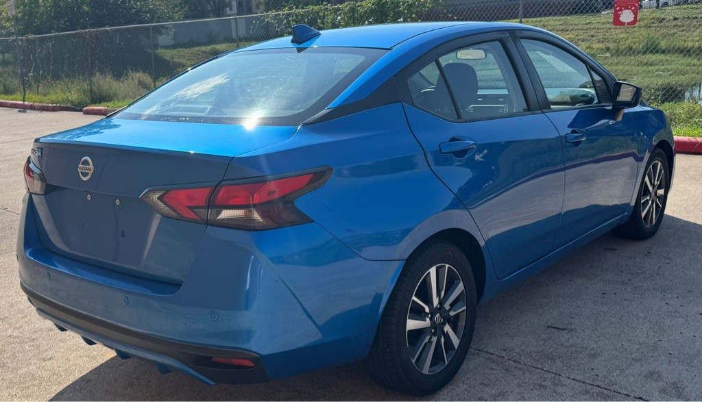 2020 Nissan Versa Image 4