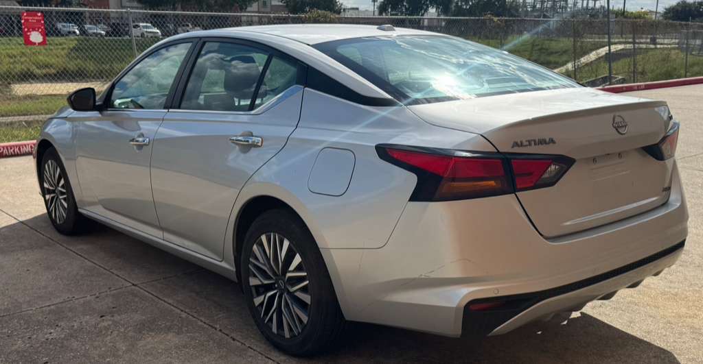 2024 Nissan Altima Image 3