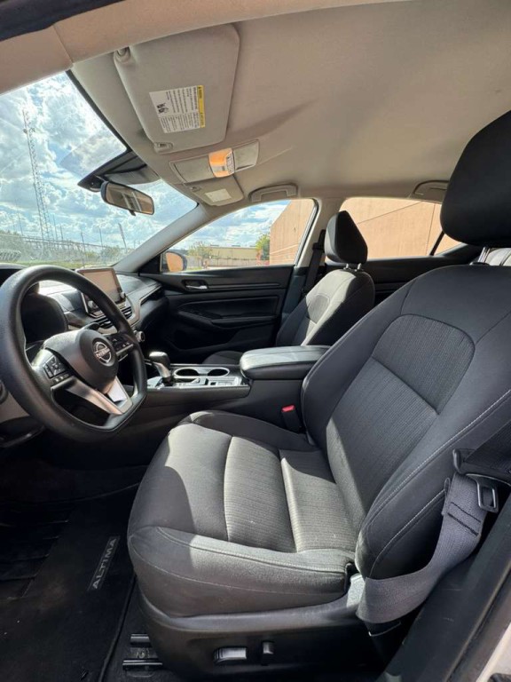 2024 Nissan Altima Image 8