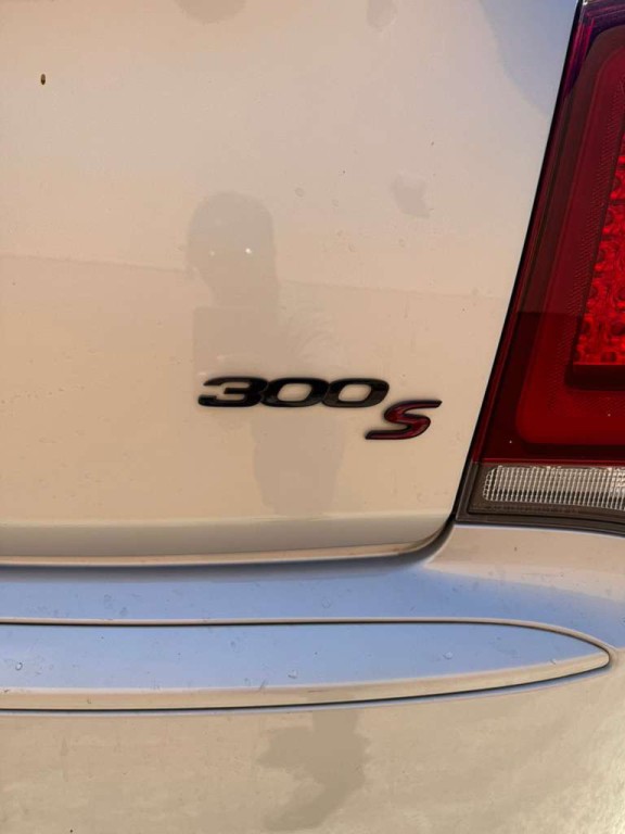 2023 Chrysler 300 Image 6
