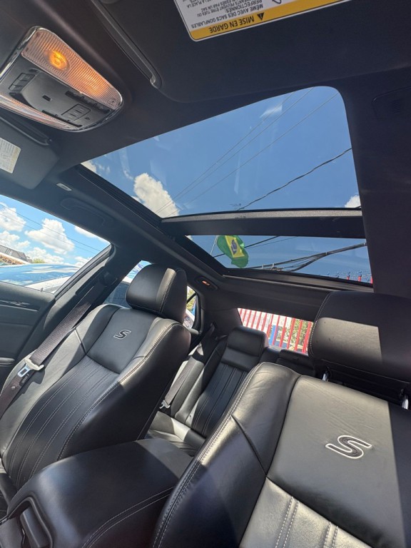 2023 Chrysler 300 Image 12