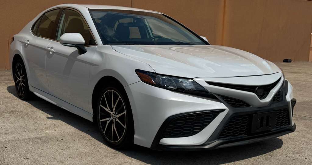 2022 Toyota Camry Image 1