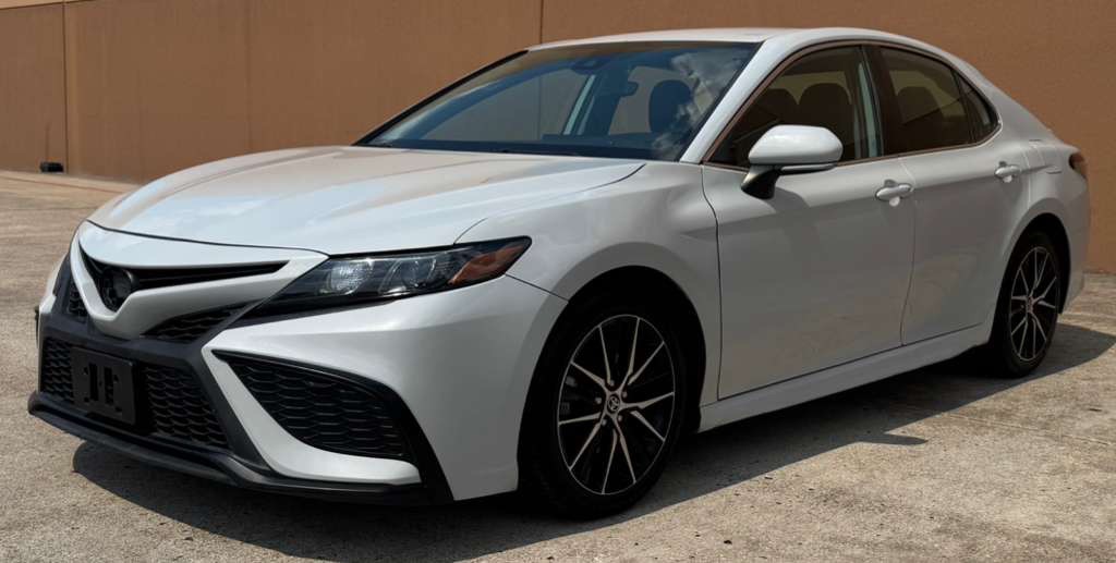 2022 Toyota Camry Image 2