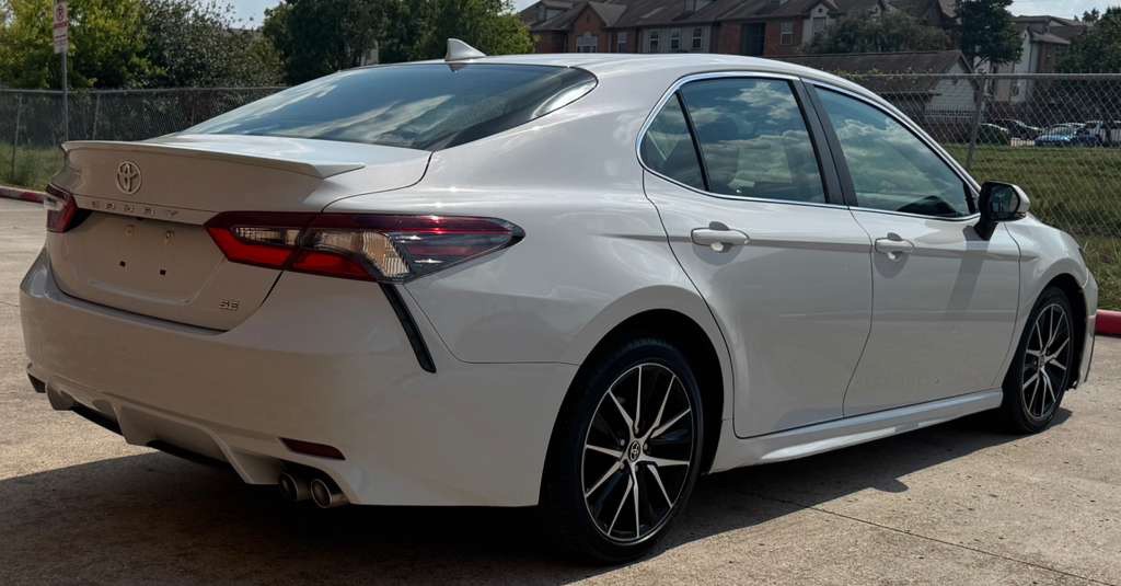 2022 Toyota Camry Image 3