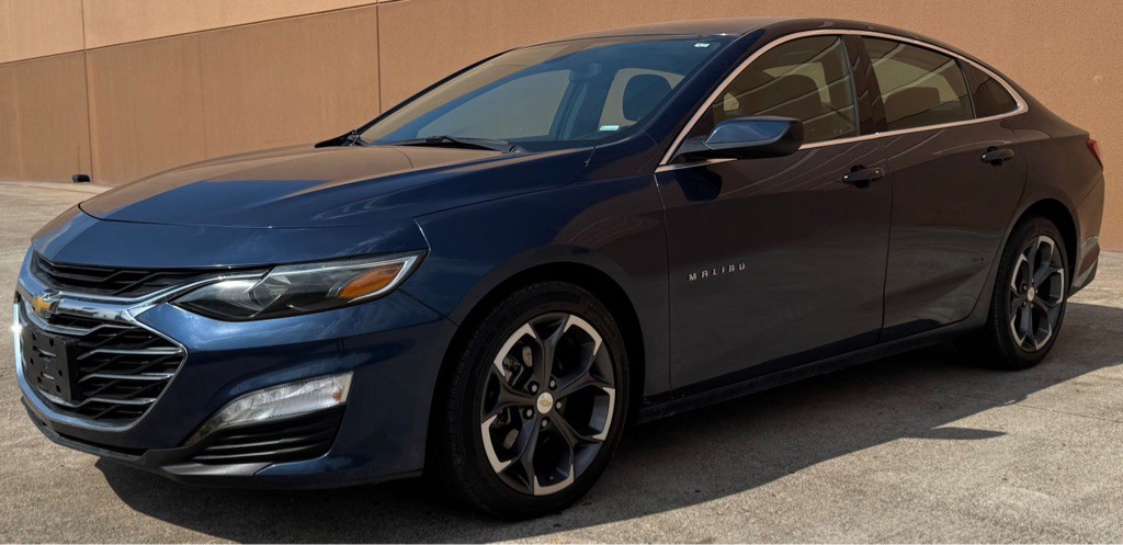 2022 Chevrolet Malibu Image 2