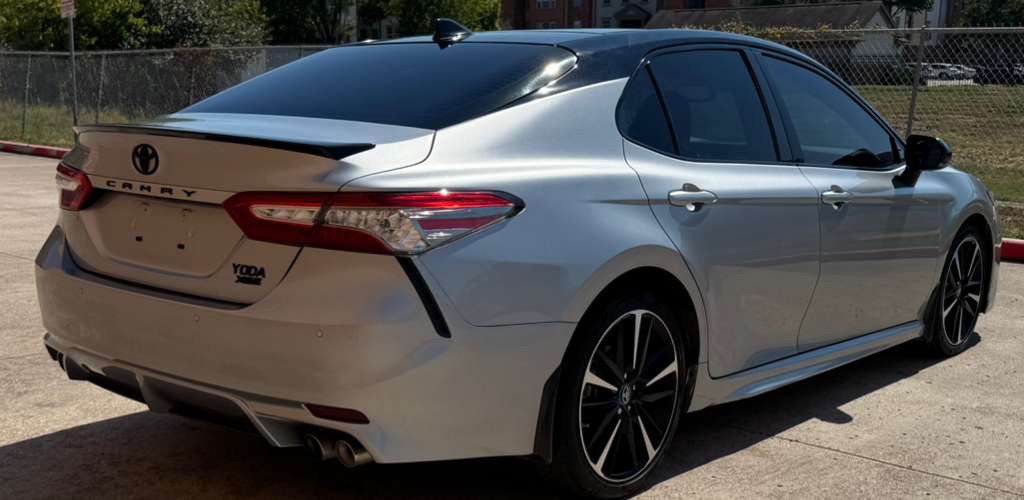 2019 Toyota Camry Image 3