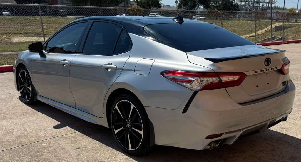 2019 Toyota Camry Image 4