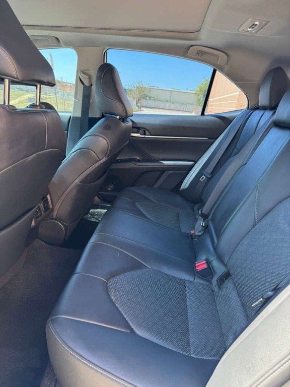 2019 Toyota Camry Image 10