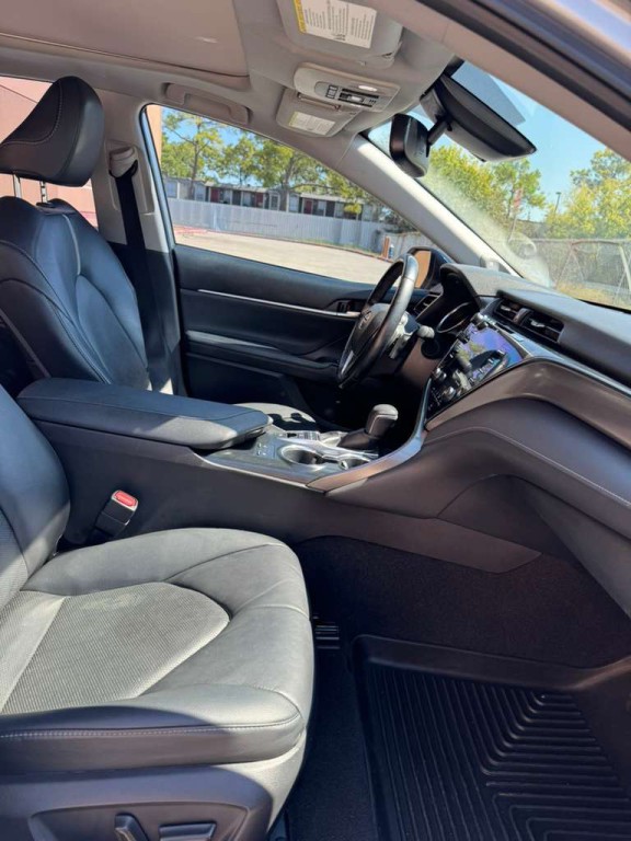 2019 Toyota Camry Image 11