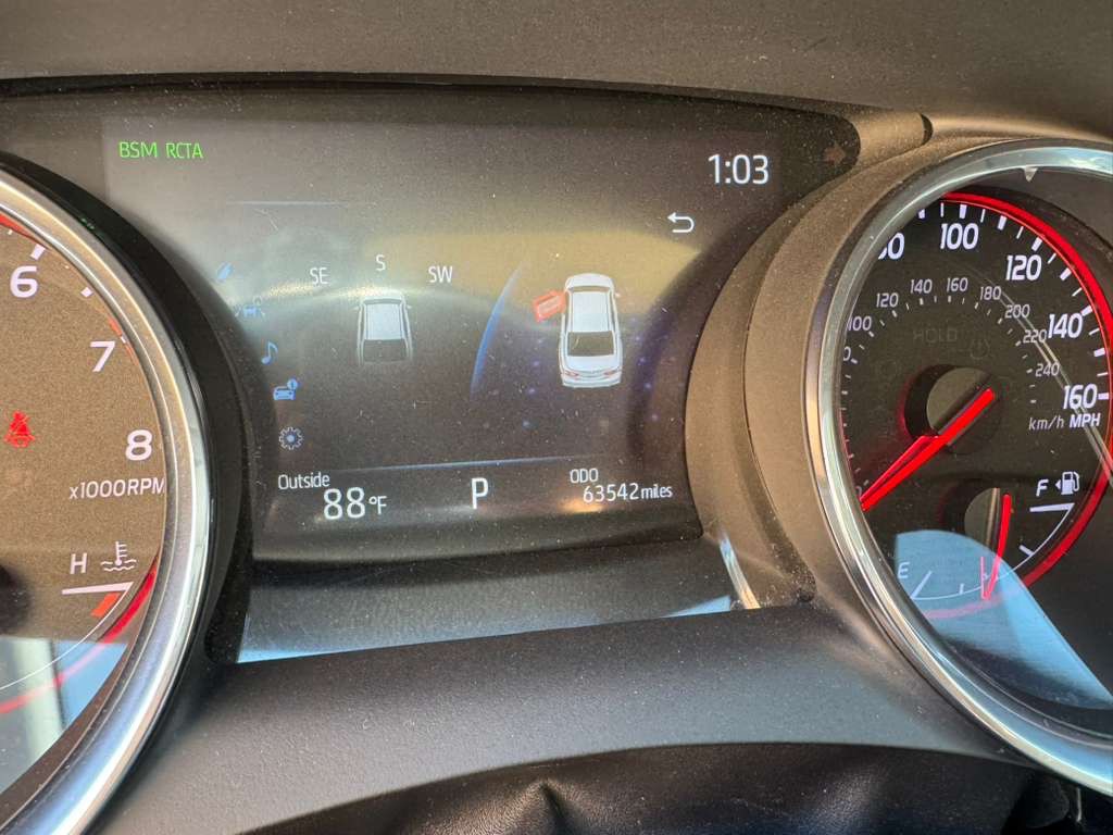 2019 Toyota Camry Image 16