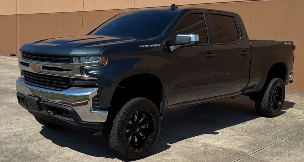 2021 Chevrolet Silverado 1500 Image 2