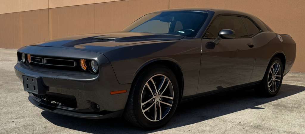2019 Dodge Challenger Image 2