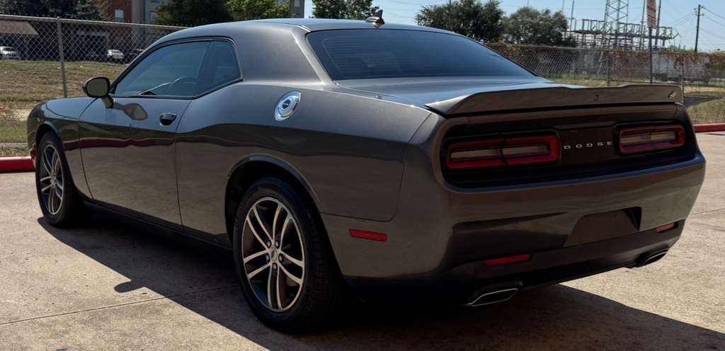 2019 Dodge Challenger Image 3