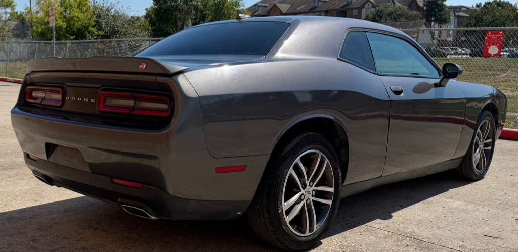2019 Dodge Challenger Image 4
