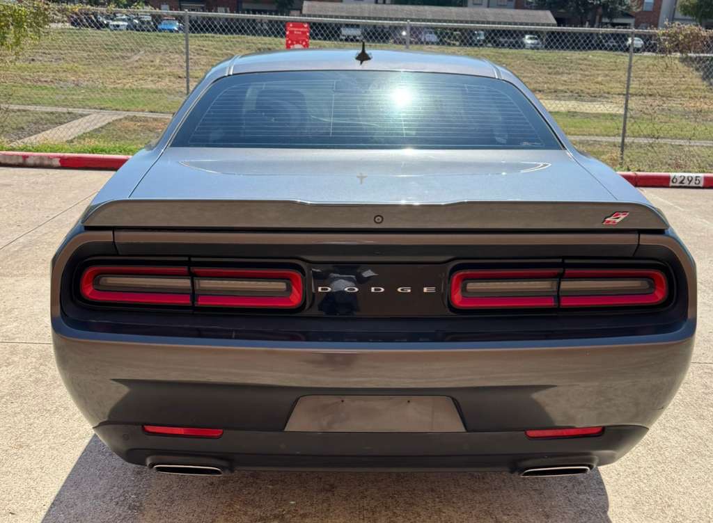 2019 Dodge Challenger Image 6