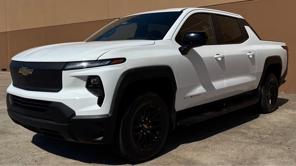 2024 Chevrolet Silverado 1500 Image 2