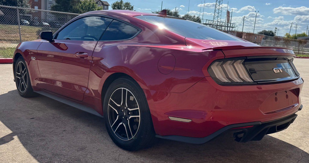 2022 Ford Mustang Image 3