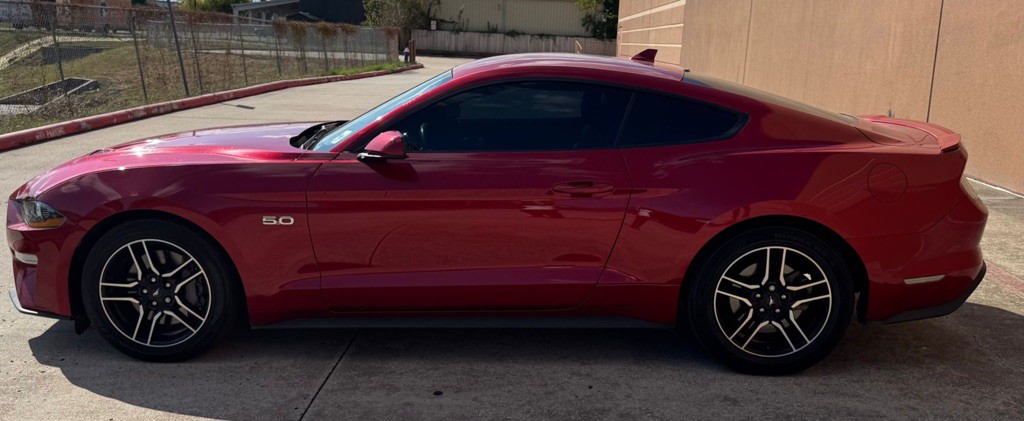 2022 Ford Mustang Image 8