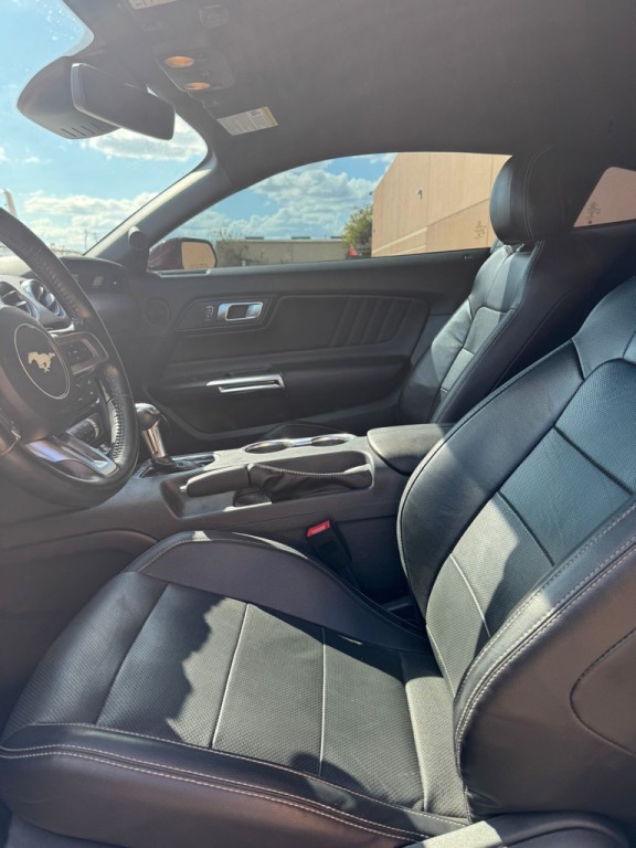 2022 Ford Mustang Image 9