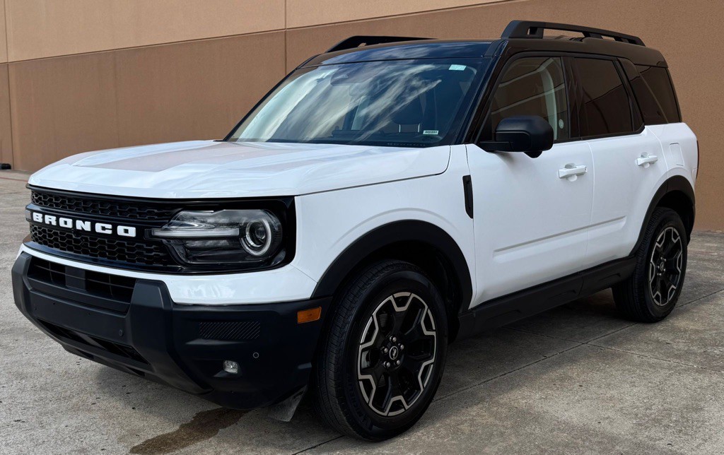 2025 Ford Bronco Image 2