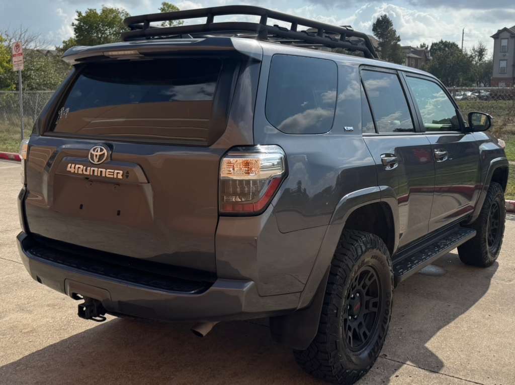 2021 Toyota 4Runner Image 3