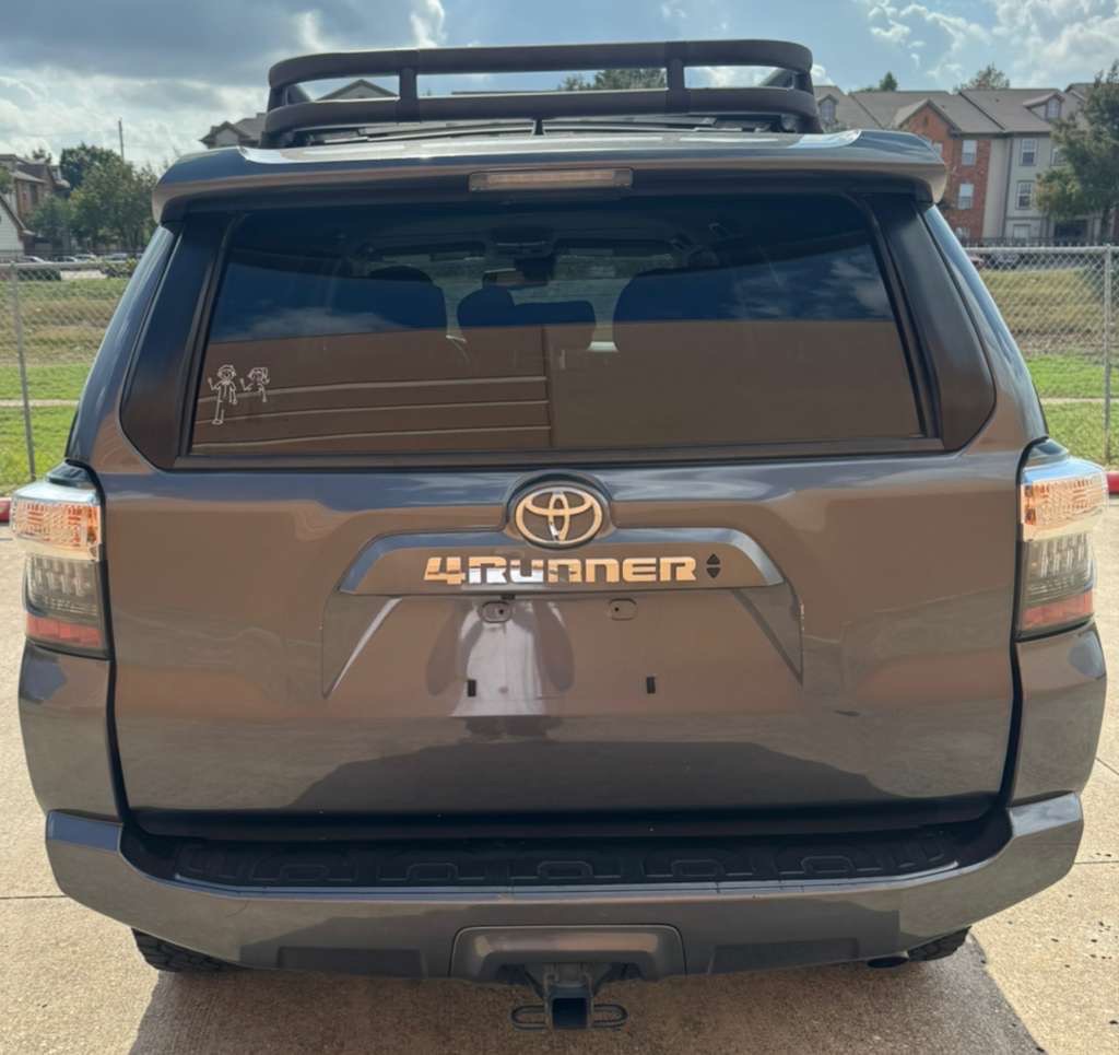 2021 Toyota 4Runner Image 6