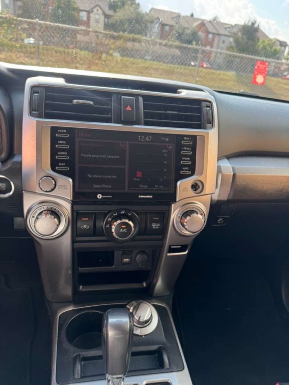 2021 Toyota 4Runner Image 14