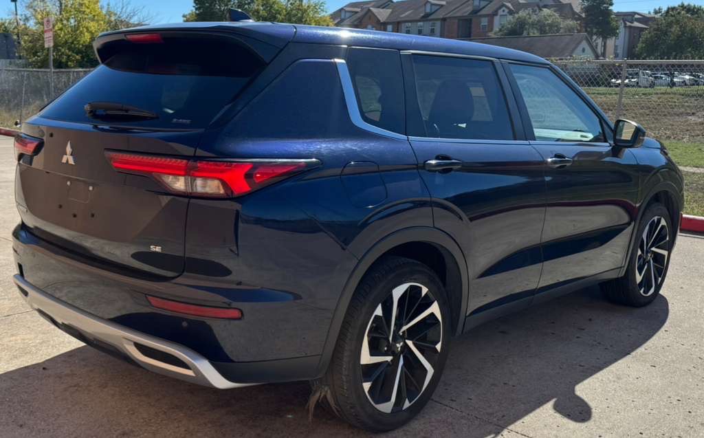 2024 Mitsubishi Outlander Image 4