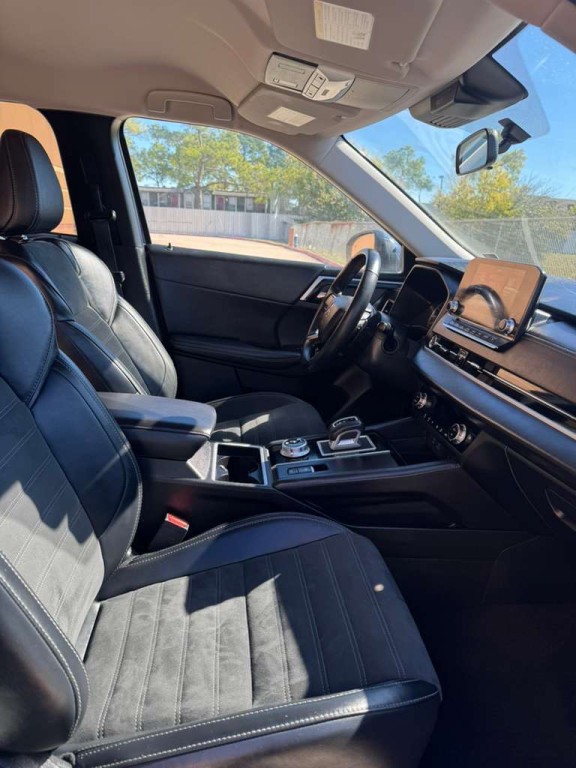 2024 Mitsubishi Outlander Image 10