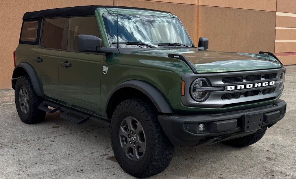 2023 Ford Bronco Image 1