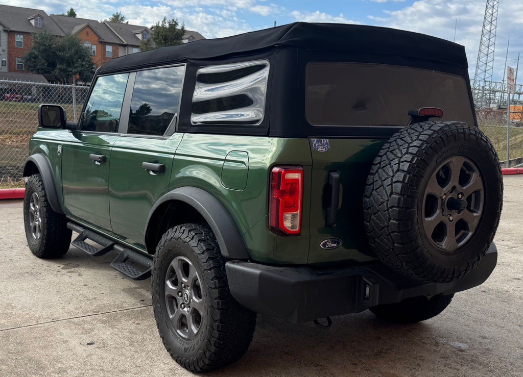 2023 Ford Bronco Image 4