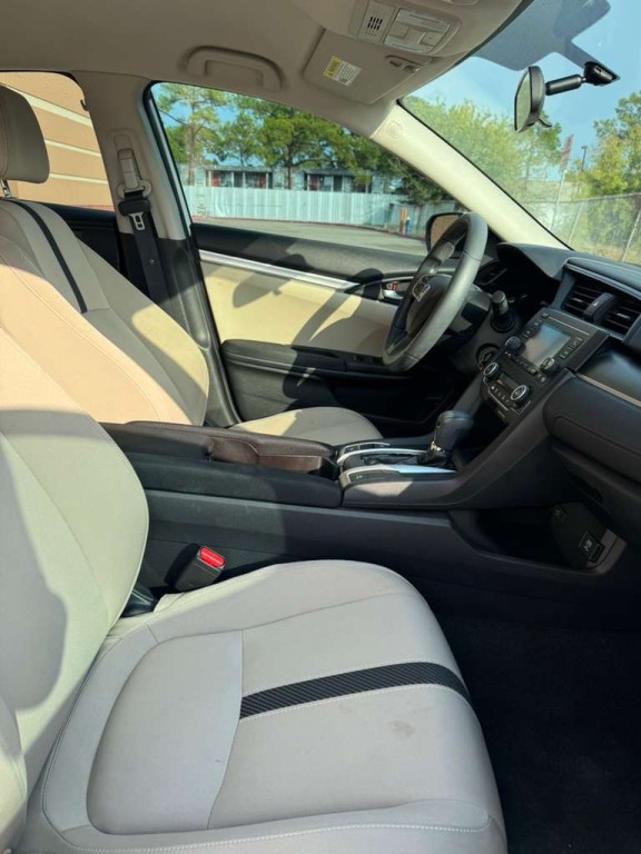 2018 Honda Civic Image 9