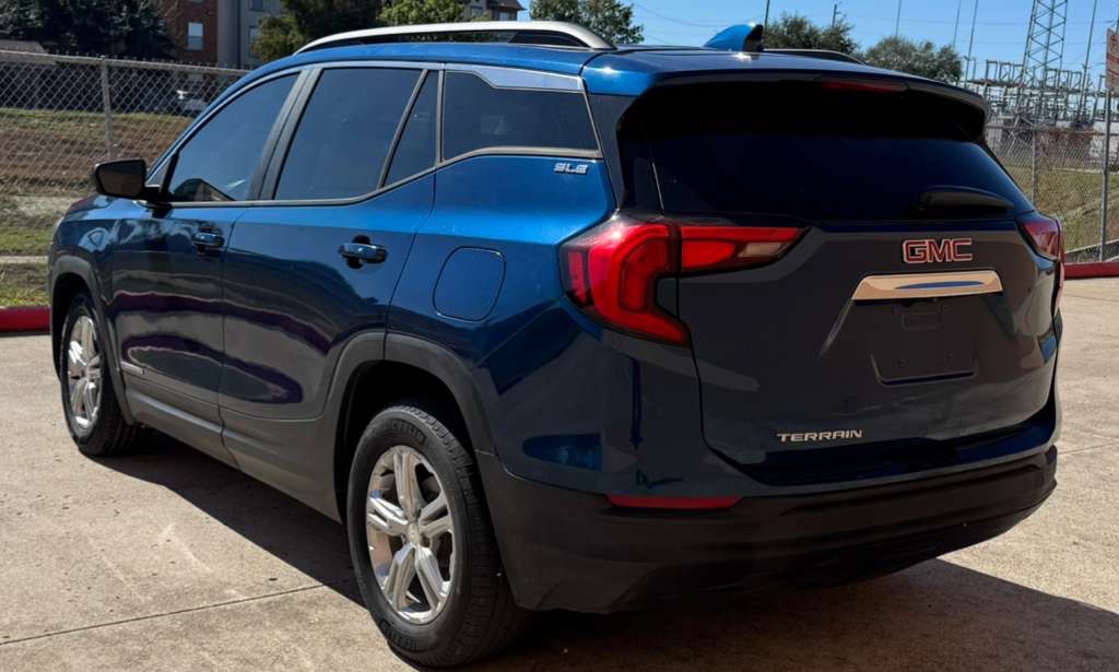 2021 GMC Terrain Image 3