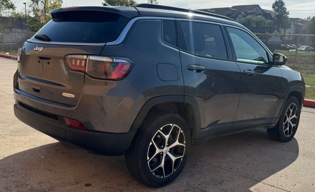 2024 Jeep Compass Image 3