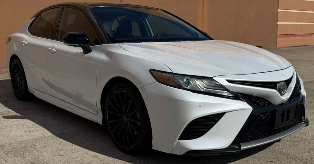 2019 Toyota Camry Image 1