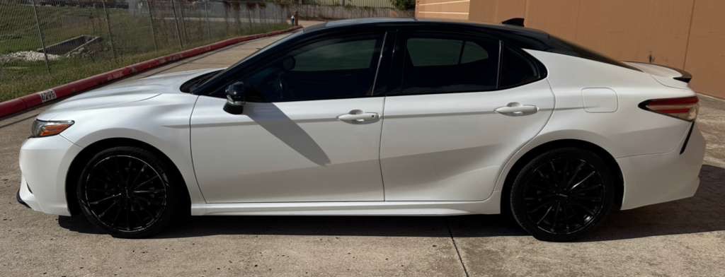 2019 Toyota Camry Image 8