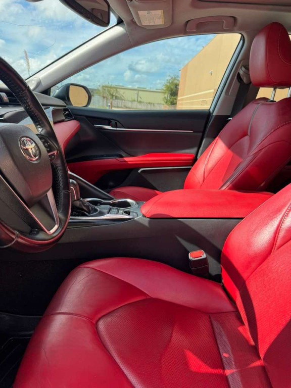 2019 Toyota Camry Image 10