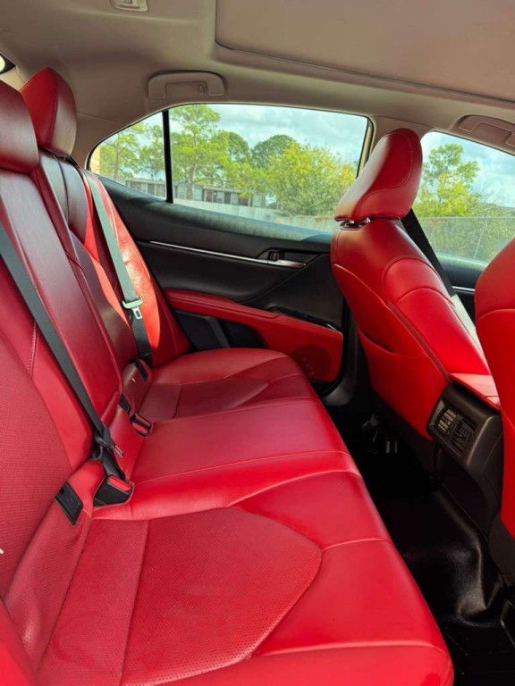 2019 Toyota Camry Image 11