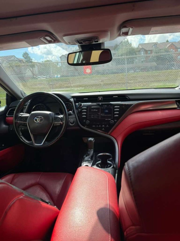 2019 Toyota Camry Image 12