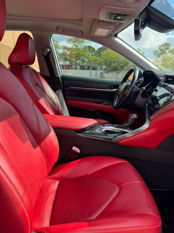 2019 Toyota Camry Image 14