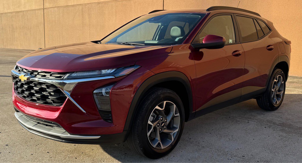 2025 Chevrolet Trax Image 2