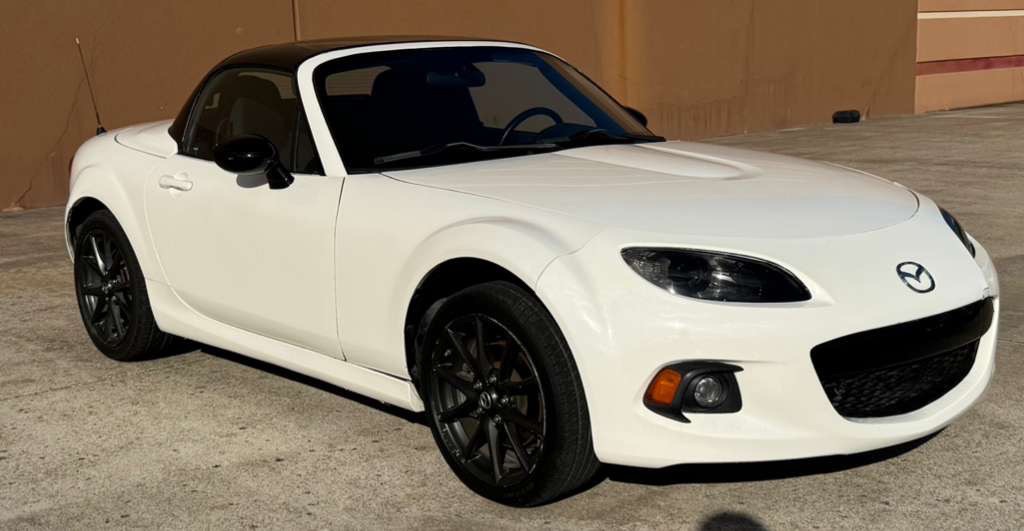2015 Mazda MX-5 Miata Image 1