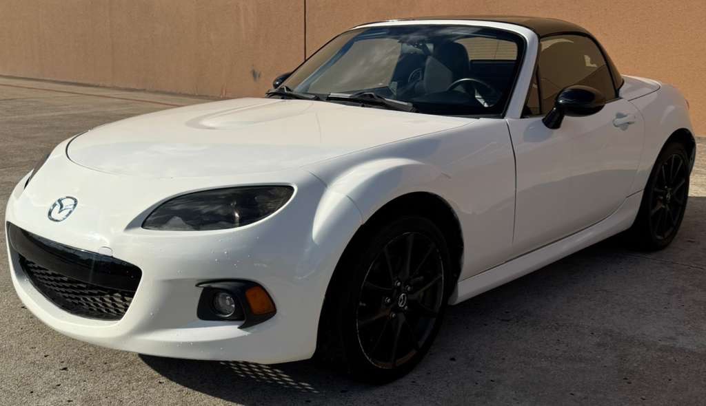 2015 Mazda MX-5 Miata Image 2