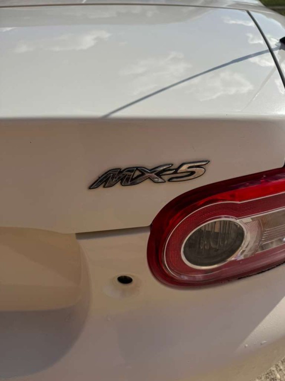 2015 Mazda MX-5 Miata Image 6
