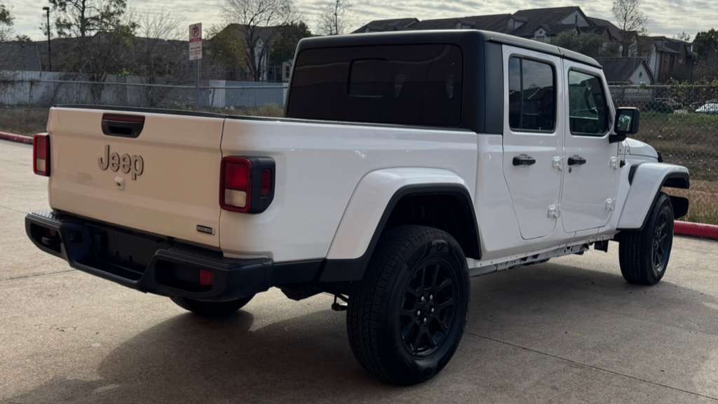 2023 Jeep Gladiator Image 3