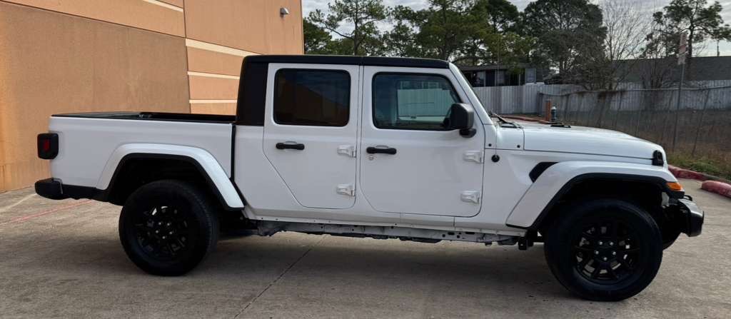 2023 Jeep Gladiator Image 8