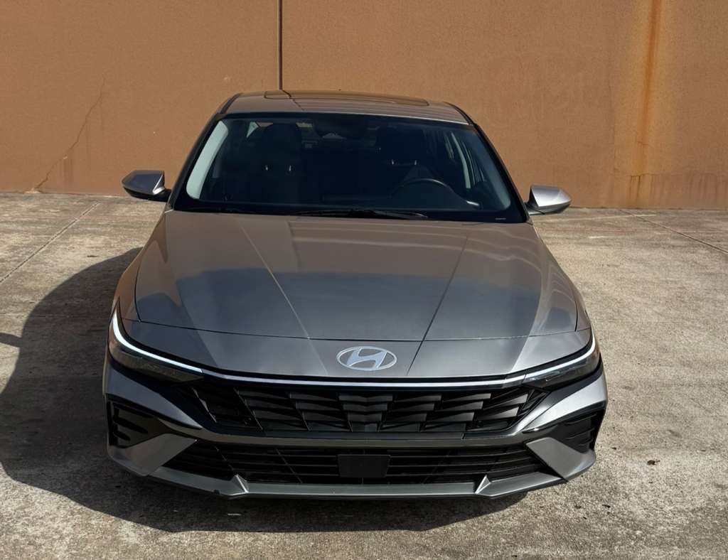 2025 Hyundai Elantra Image 5