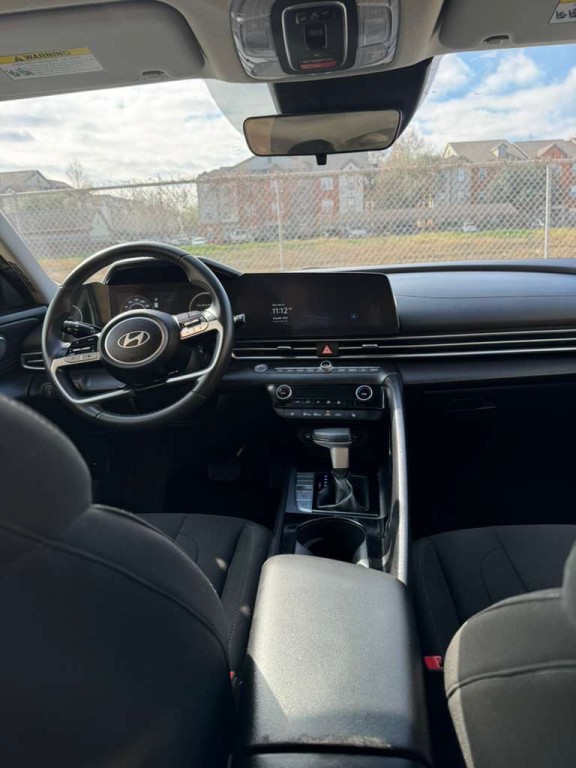 2025 Hyundai Elantra Image 15